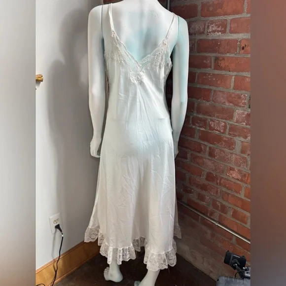 Vintage Christian Dior silk nightgown - Picture 5 of 10